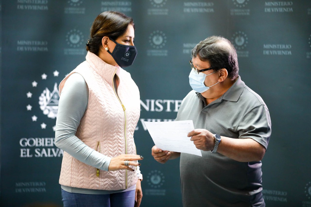 Vivienda entrega $600 de ayuda económica a familias afectadas por cárcava en residencial Santa Lucía vivienda-entrega-600-de-ayuda-economica-a-familias-afectadas-por-carcava-en-residencial-santa-lucia